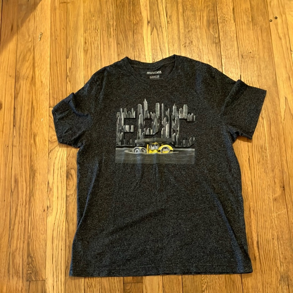 Minions heathered gray epic t shirt size large